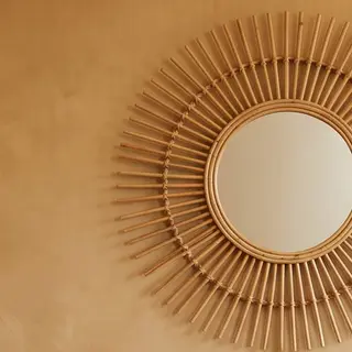 Illustration : Miroir soleil en rotin, 58 cm