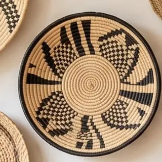 Illustration : Paniers muraux en jonc de mer tressés main, motif africain, lot de 3 (modèle Classic)